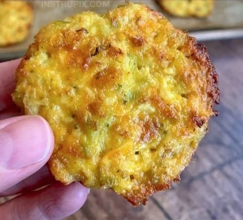 Crispy broccoli cheddar rounds, a low carb snack full of flavor and crunch.