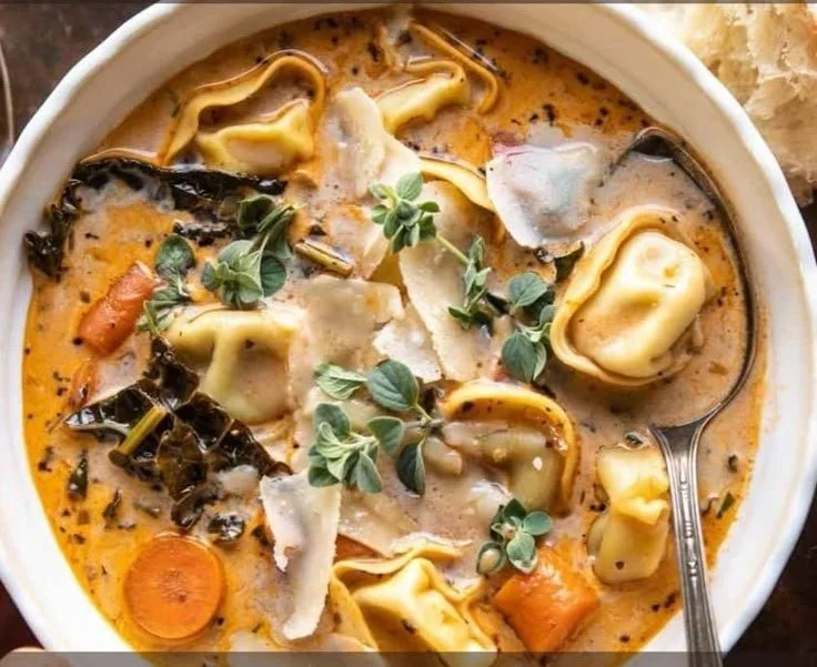 Healthier Slow Cooker Creamy Tortellini Vegetable Soup