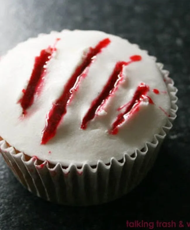 Claw Blood Werewolf cupcakes for Halloween DIY