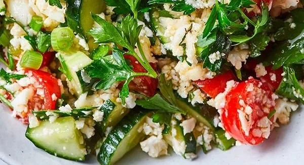 Mediterranean meal plan infographic for lowering cholesterol