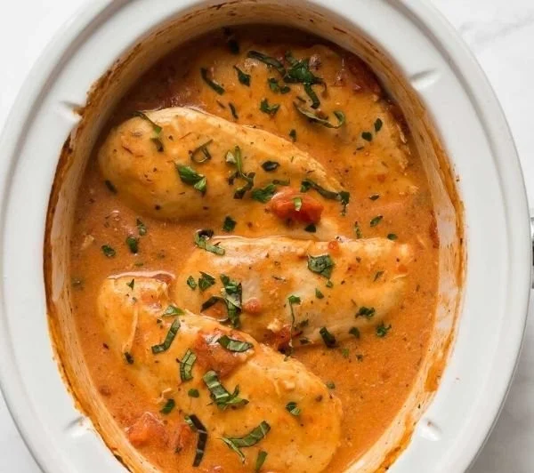 Slow Cooker Creamy Tomato Basil Chicken