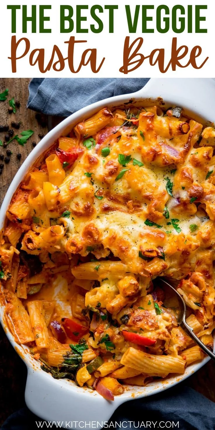 Delicious veggie pasta bake with fresh vegetables and cheesy topping